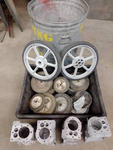 lot 915 image: Aluminum Blocks (10) and tub of Wheels