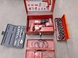 lot 1401 image: Milwaukee 12v High Torque Driver Drill
