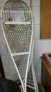 lot 1413 image: Snowshoes (2 pr) with can.