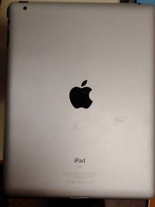 lot 934 image: iPad Model A1395, (17) most with protective Case.