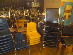 lot 1314 image: Stackable Chairs (28)