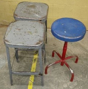 lot 809 image: Metal Shop Stools (3)