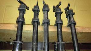 lot 1254 image: Hyundai Large Bar Clamps (5) 44in.