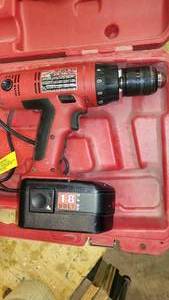 lot 816 image: Milwaukee Heavy Duty 18v Drill.
