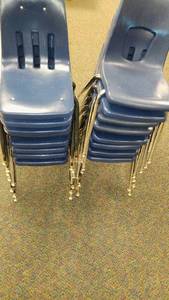 lot 1187 image: Heavy Duty Plastic and Chrome Chairs. (16)