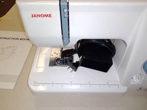 lot 1183 image: Jacome Sewing Machine with table.