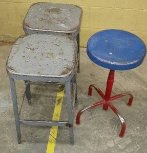 lot 810 image: Metal Shop Stools (3)