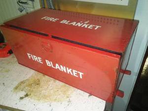 lot 867 image: Fire blanket box and blanket- nice.