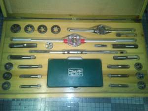 lot 1121 image: Bench  with contents. Tap and Die set with press.