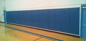 lot 1532 image: Wall Padding 6 x 2ft sections (18).