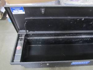lot 58 image: Kobalt 69-in x 20-in x 13-in Powder Coated Matte Black Aluminum Full-Size Crossover Truck Tool Box 73214878
