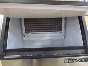 lot 64 image: Maxx Ice 250 lb. Freestanding Icemaker in Stainless Steel MIM250
