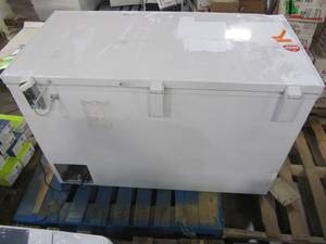 lot 123 image: GE Garage Ready 10.6-cu ft Manual Chest Freezer (White) ENERGY STAR FCM11PHWW
