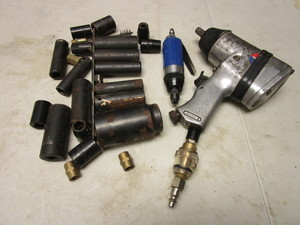 DEVIBISS 12 IMPACT WRENCH AND SOCKETS