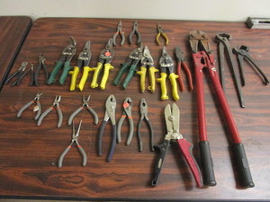 ASSORTED PLIERS AND SNIPS
