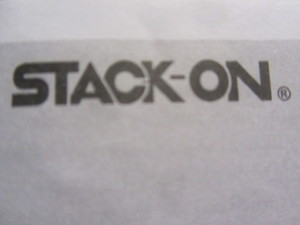 lot 4 image: Stack-On Gun Safe