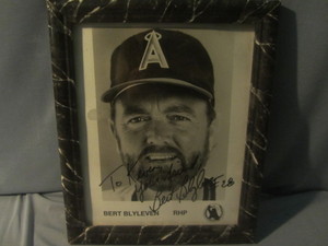 lot 68 image: B.Blyleven Autograph Picture
