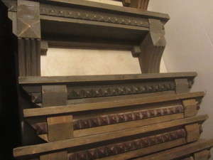lot 87 image: Decorative Shelves