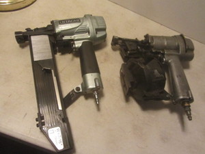 lot 98 image: Air Stapler & Nailer