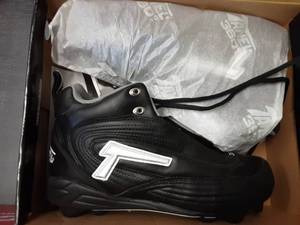 Tanel 360 Cleats Sz. 9