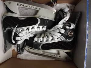 Koho Youth Hockey Skates Sz. 3