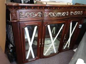 3 Door Lighted Hutch Top Only With Glass Shelves. Furn-Light (Touch Light) 70x20xx52