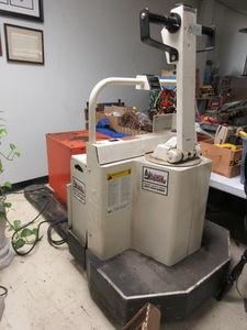 lot 302 image: YALE PALLET JACK WITH CHRGER