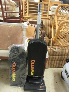 lot 311 image: CLEAN MAX ZOOM UPRIGHT COMMERCIAL VACUUM CLEANER