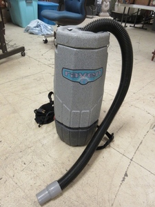 lot 324 image: SUPER RAVEN BACK PACK VACUUM