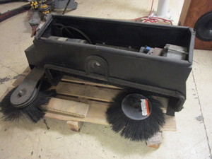 lot 329 image: BRUSH COMPONENT FOR FLOOR CLEANER