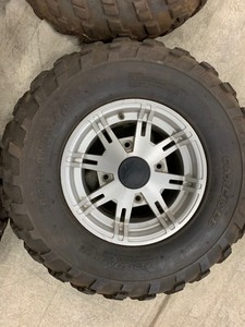 lot 10 image: ATV WHEEL KIT