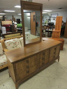 lot 406 image: SOLID OAK DRESSER WITH MIRROR