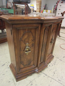 lot 409 image: SOLID WOOD SIDE CABINET