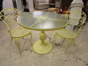 lot 428 image: DECORATIVE PATIO TABLE AND CHAIRS