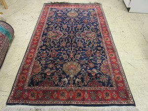 lot 431 image: ORIENTAL WOOL RUG 87 x 51