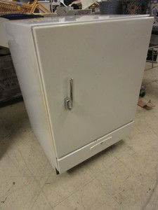 lot 439 image: GE MINI REFRIGERATOR