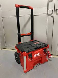 lot 2 image: MILWAUKEE PACKOUT 22 in. Rolling Tool Box