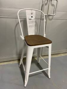 lot 20 image: White Stool - 28.5 tall