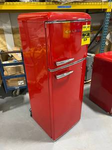 lot 45 image: GALANZ 7.6 cu.ft. Retro Mini Refrigerator with Dual Door and True Freezer in Red