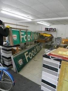lot 1 image: 16 SINCLAIR FOOD MART PLASTIC SIGN WLIGHT BALLAST EXTRA BRAND NEW 16 SINCLAIR FOOD MART PLASTIC SIGN IN ORIGINAL CRATE - SEE PICTURES