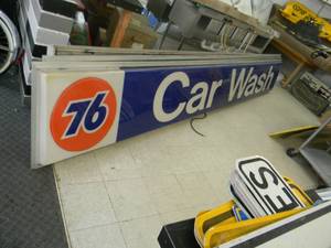 lot 2 image: 16 76 CAR WASH PLASTIC SIGN - GREAT FOR THE CAVE - SEE PICTURES