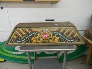 lot 21 image: VINTAGE MILLER HIGH LIFE BARPOOL TABLE LIGHT  - SEE PICTURES