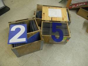 lot 45 image: 3 BOXES OF BLUE LETTERSNUMBERS GAS STATION DISPLAY SIGN - SEE PICTURES