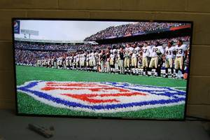 lot 1 image: NEC E505 Direct Lit Commercial Grade 50 LED Widescreen 1080p Display  Monitor  Television