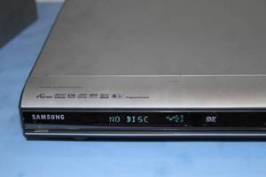lot 29 image: Samsung Multi-Disc Progressive Scan CD  DVD Player & Subwoofer Unit