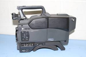 lot 33 image: Sony DXC-D50WS Wide Screen Widescreen Professional Digital Video Camera w Viewfinder &