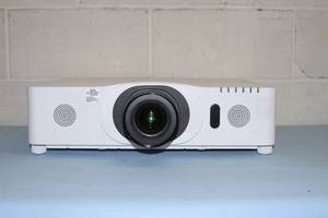 lot 6 image: Hitachi CP-SX8350 3LCD Home Theater Projector with HDMI & 5000 ANSI Lumens of Brightness
