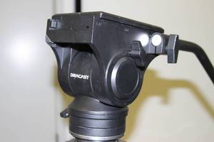 lot 28 image: Dracast  Draco Heavy Duty Professional Video Camera  Camcorder Tripod & Fluid Head w Pan Bar