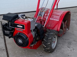 lot 8 image: Troy-Bilt Pony Tiller