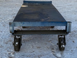 lot 19 image: Heavy Duty Floor Cart